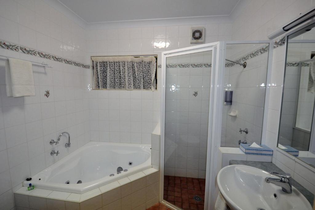 Green Gables Motel Даббо Номер фото