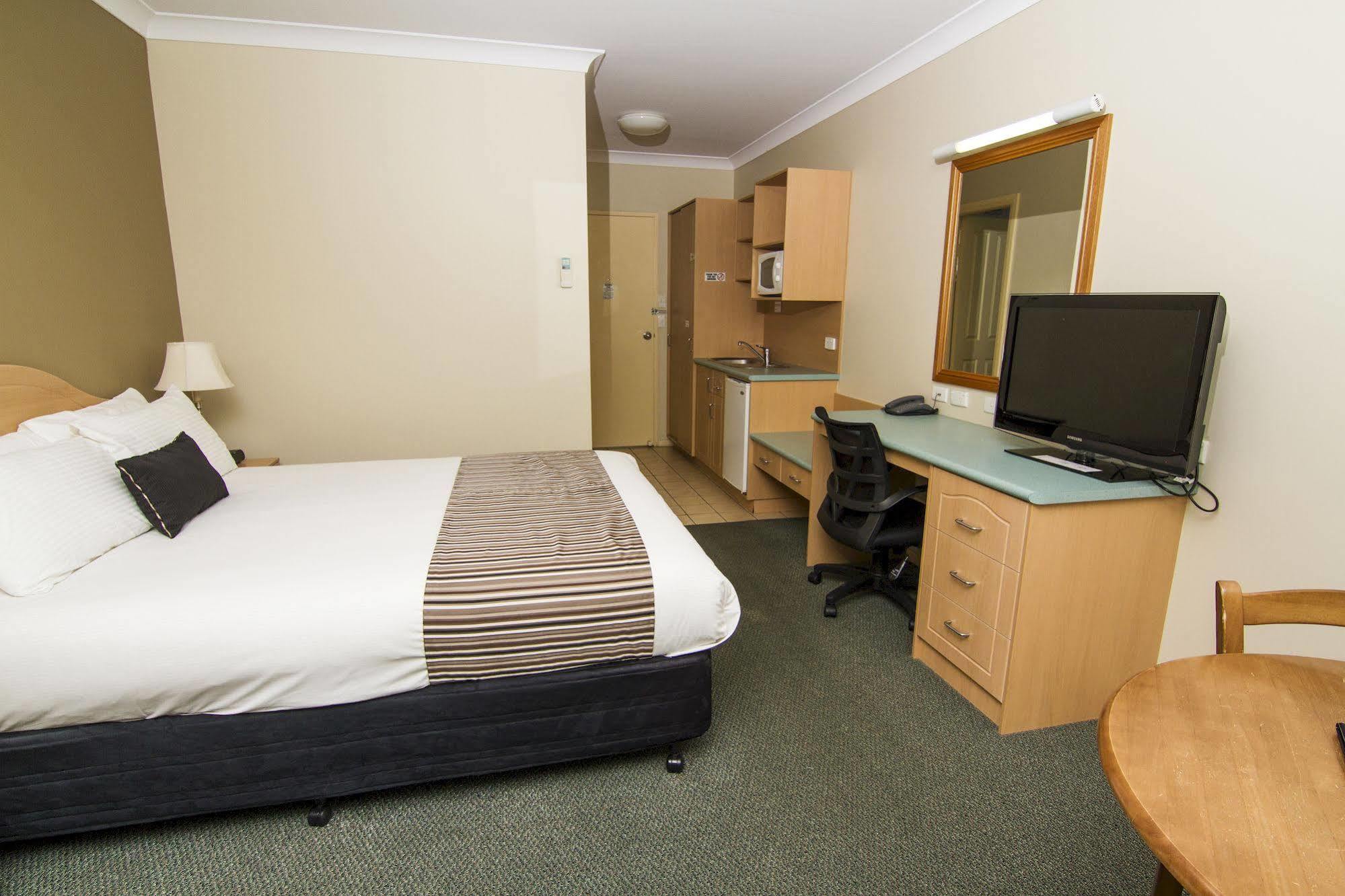 Green Gables Motel Даббо Экстерьер фото