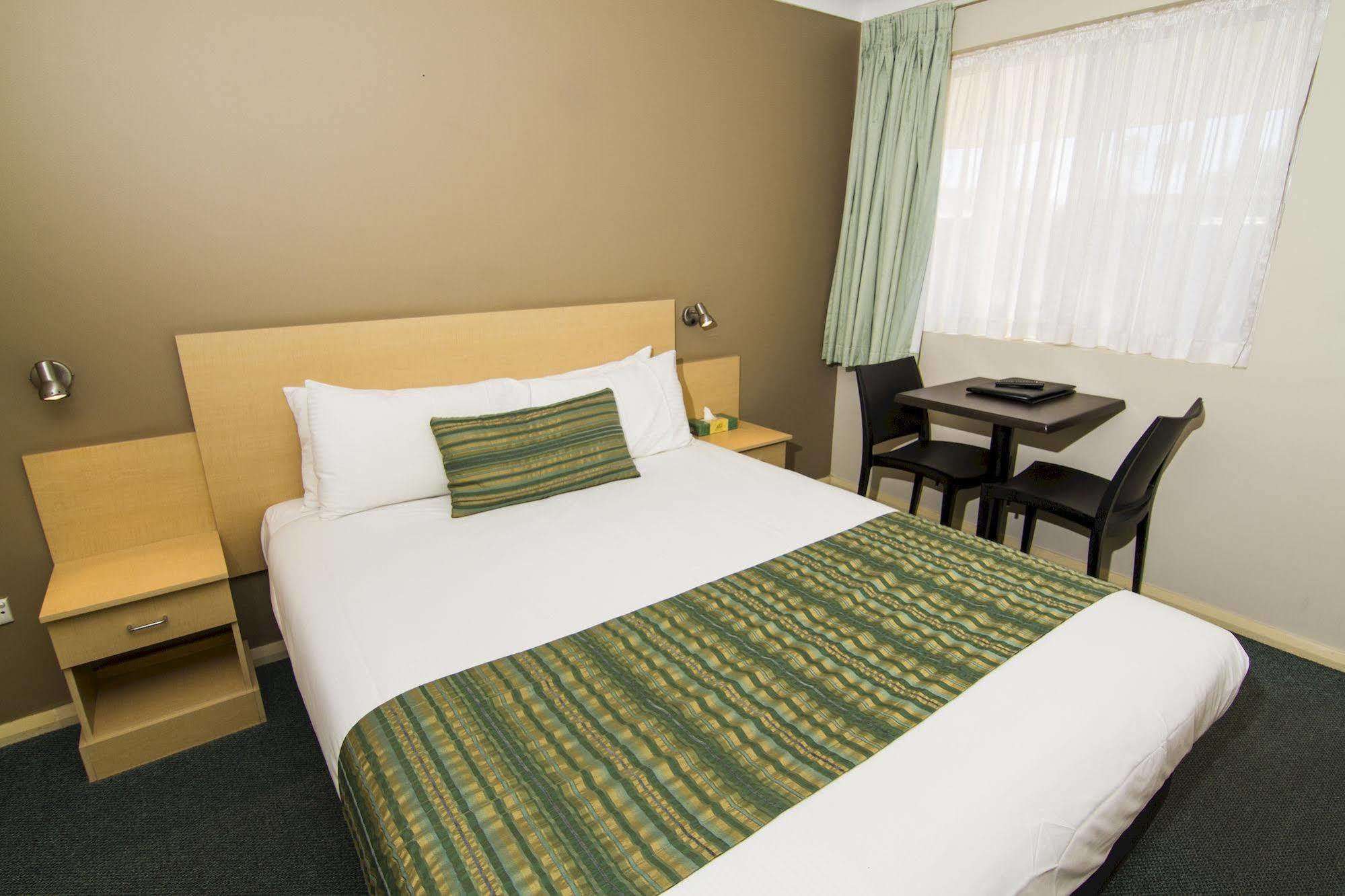 Green Gables Motel Даббо Экстерьер фото